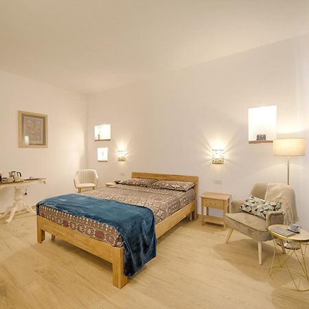 Cozy Guest House Downtown ออลเบีย ภายนอก รูปภาพ