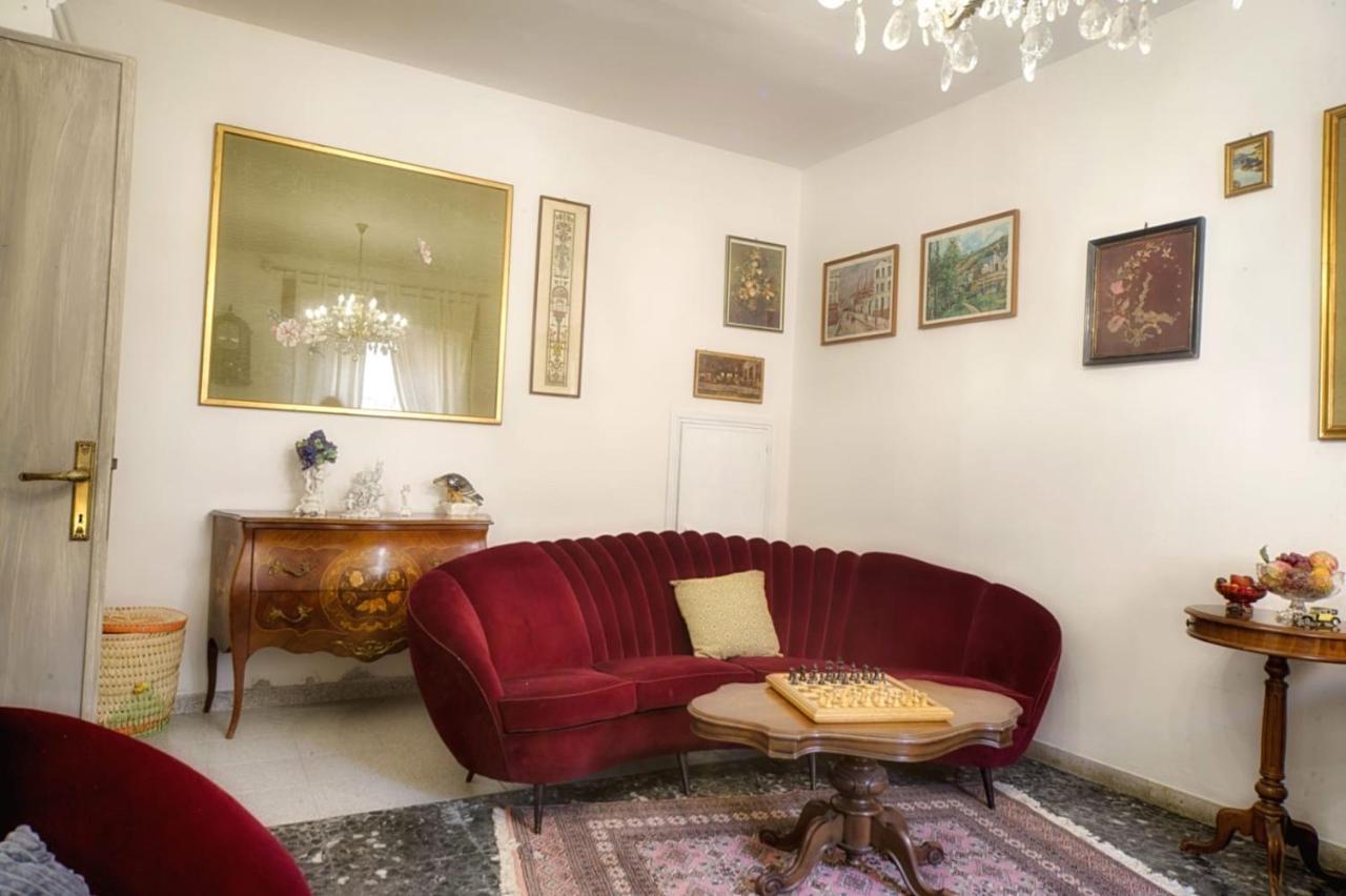 Cozy Guest House Downtown ออลเบีย ภายนอก รูปภาพ